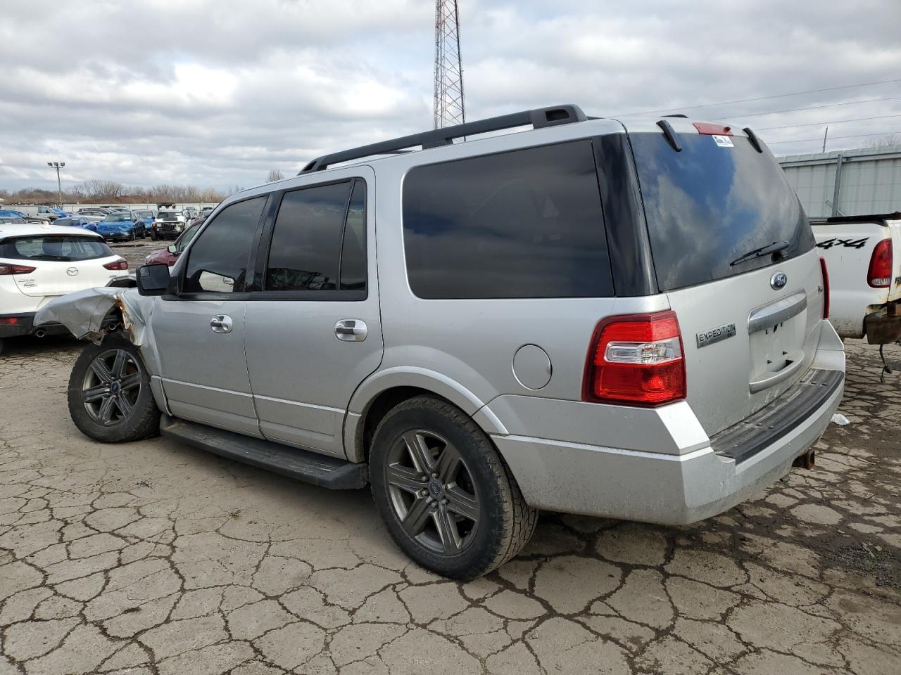 2013 Ford Expedition - Image 2