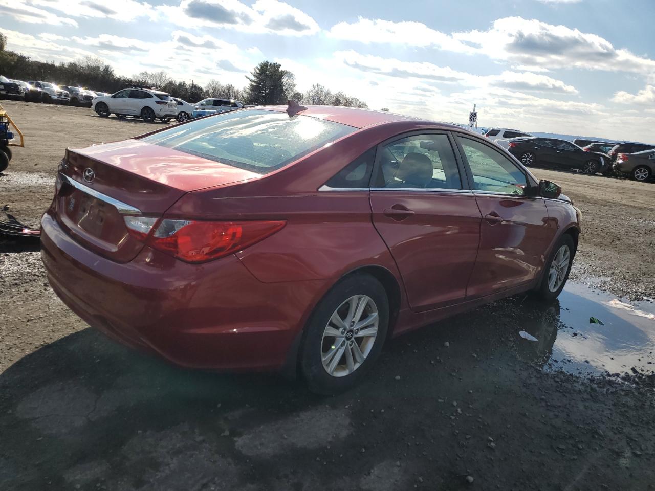 2011 Hyundai Sonata - Image 3