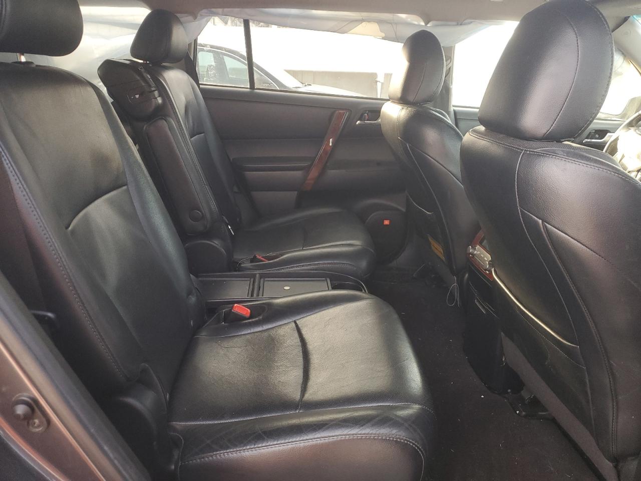 2011 Toyota Highlander - Image 11