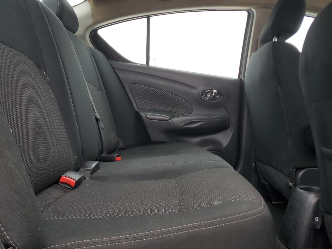 2019 Nissan Versa - Image 10