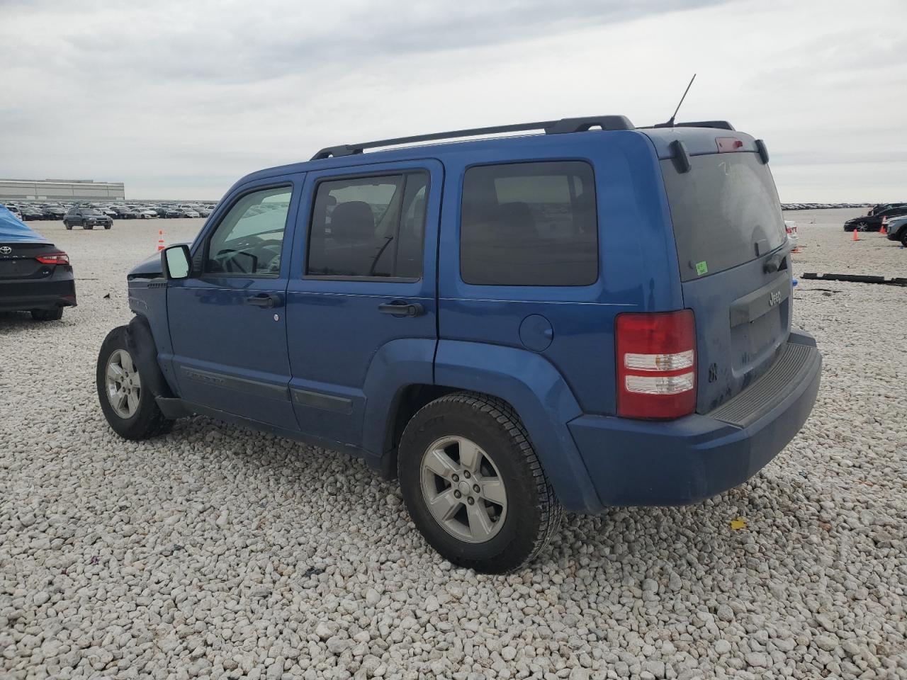 2010 Jeep Liberty (North America) - Image 2