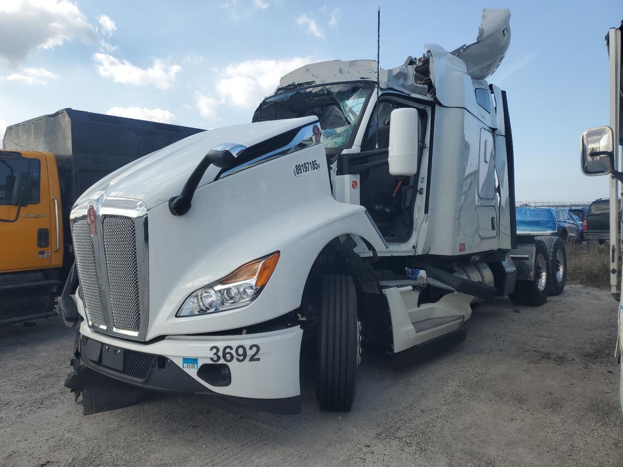2024 Kenworth Construction T680 იყიდება Miami-ში, FL - Front End