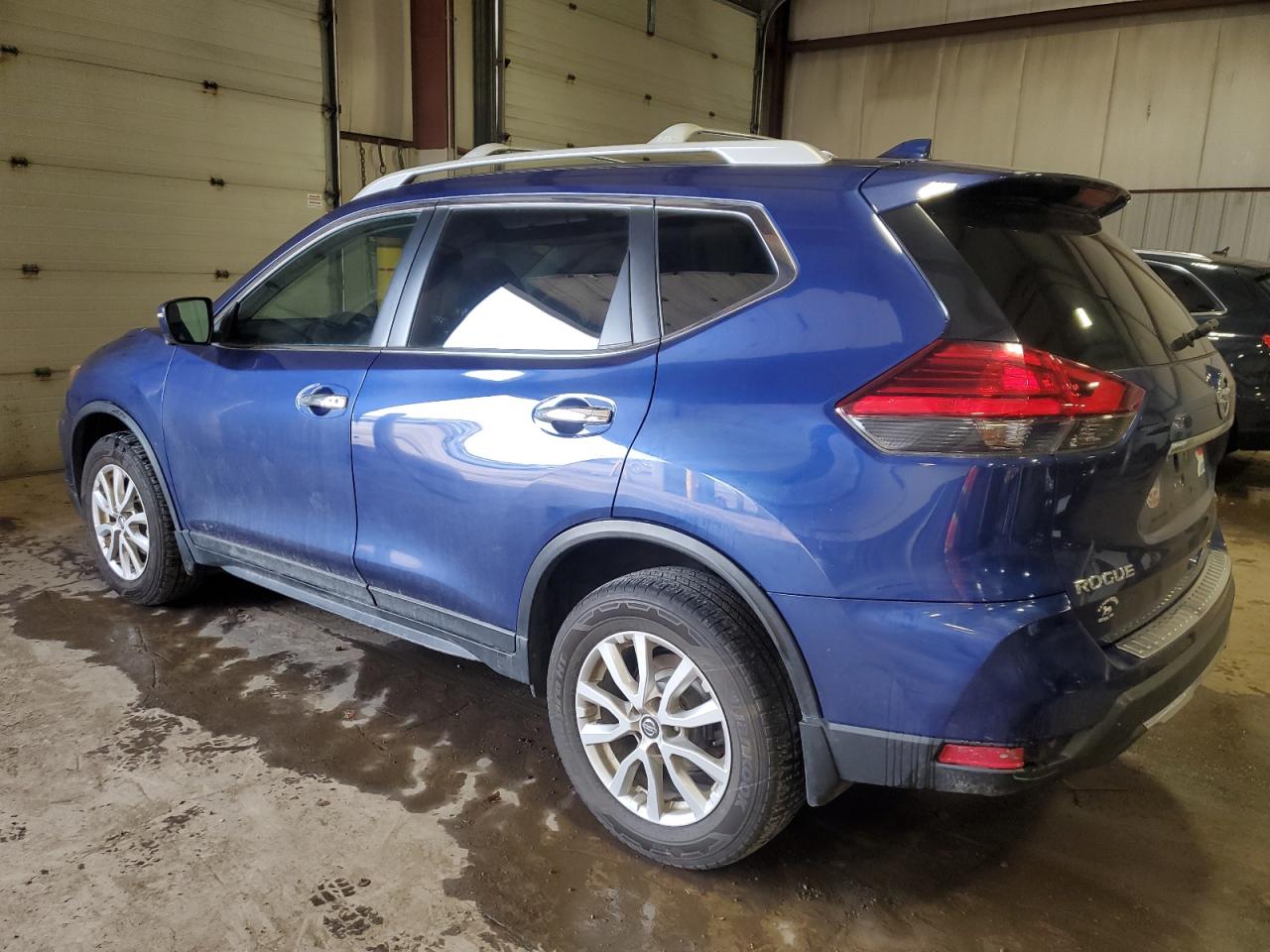 2017 Nissan Rogue - Image 2