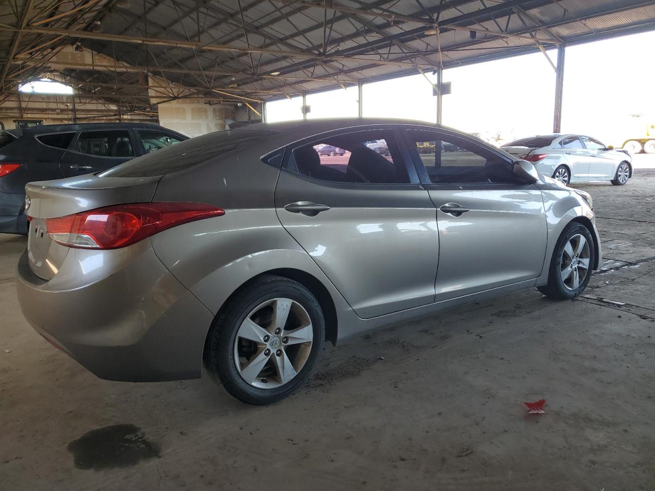 2012 Hyundai Elantra - Image 3