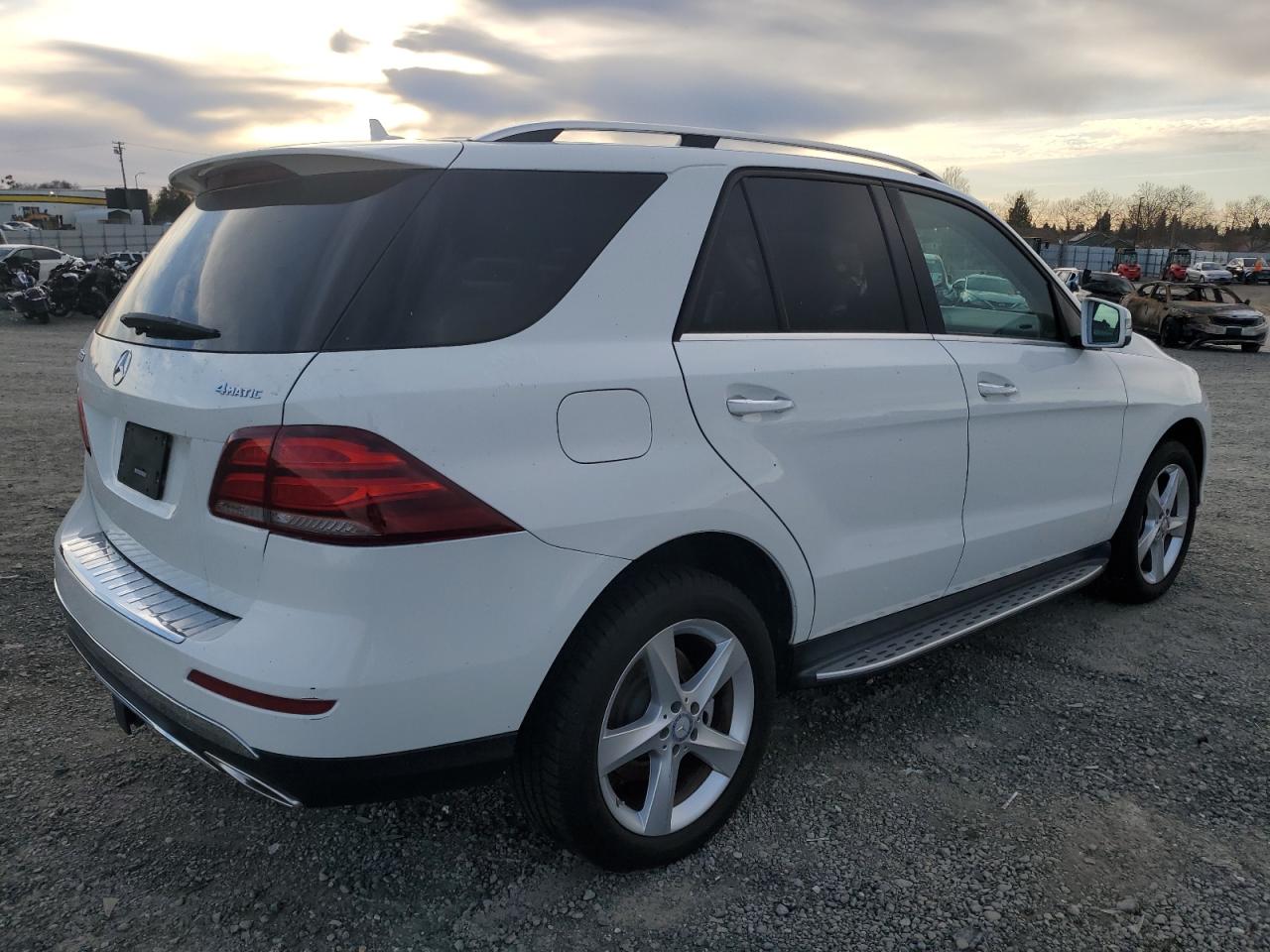 2017 Mercedes-Benz GLE - Image 3
