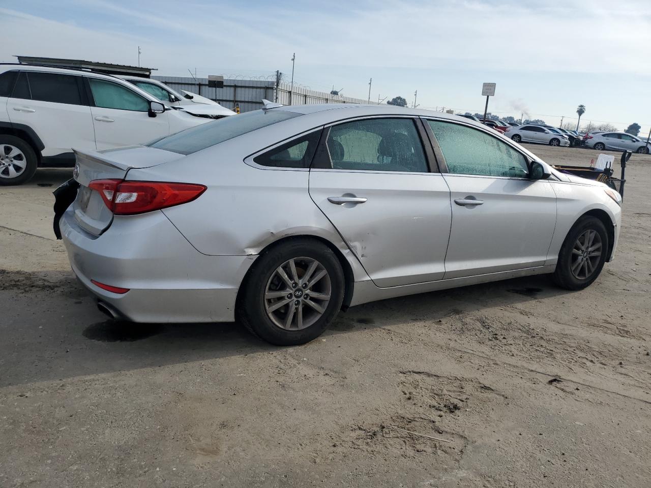 2015 Hyundai Sonata - Image 3