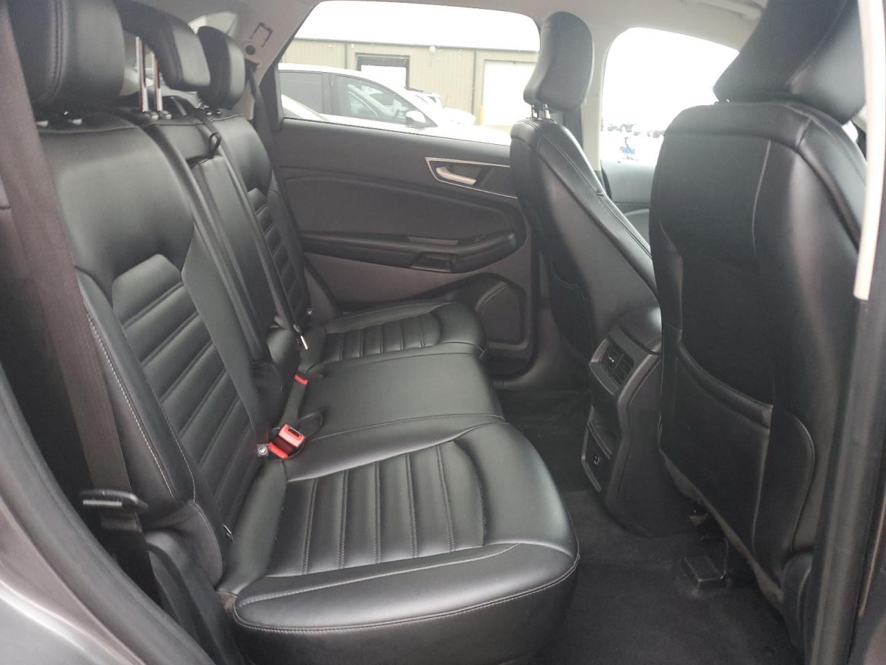 2022 Ford Edge - Image 11