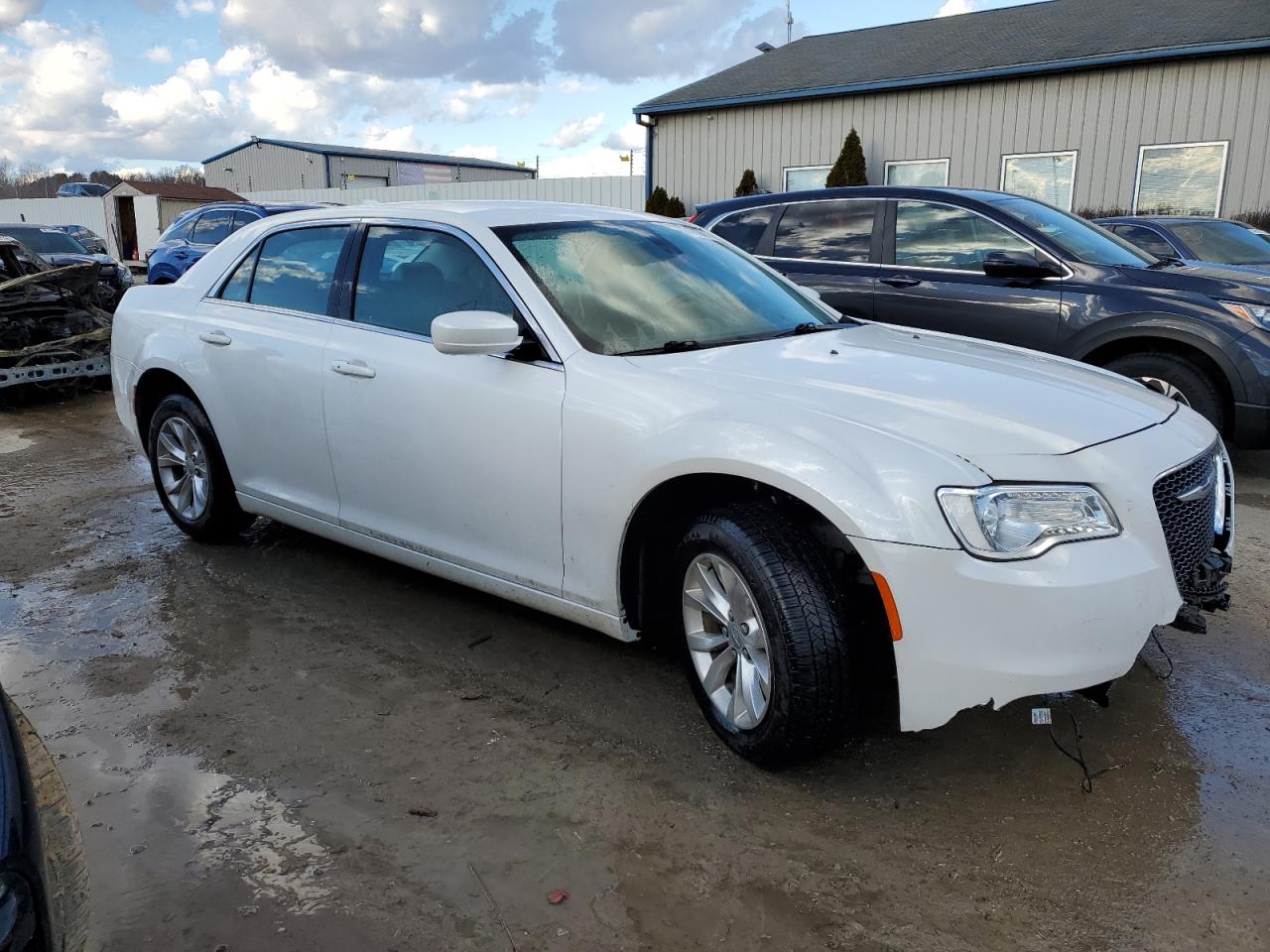 2015 Chrysler 300 - Image 4