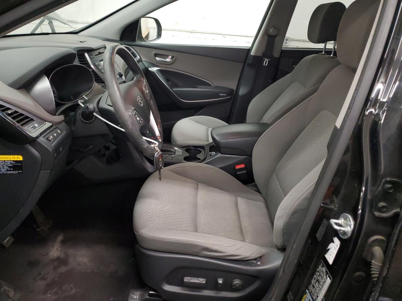 2016 Hyundai Santa Fe - Image 7