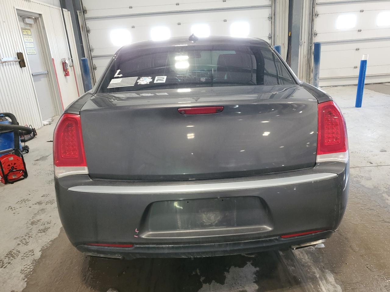 2016 Chrysler 300 - Image 6
