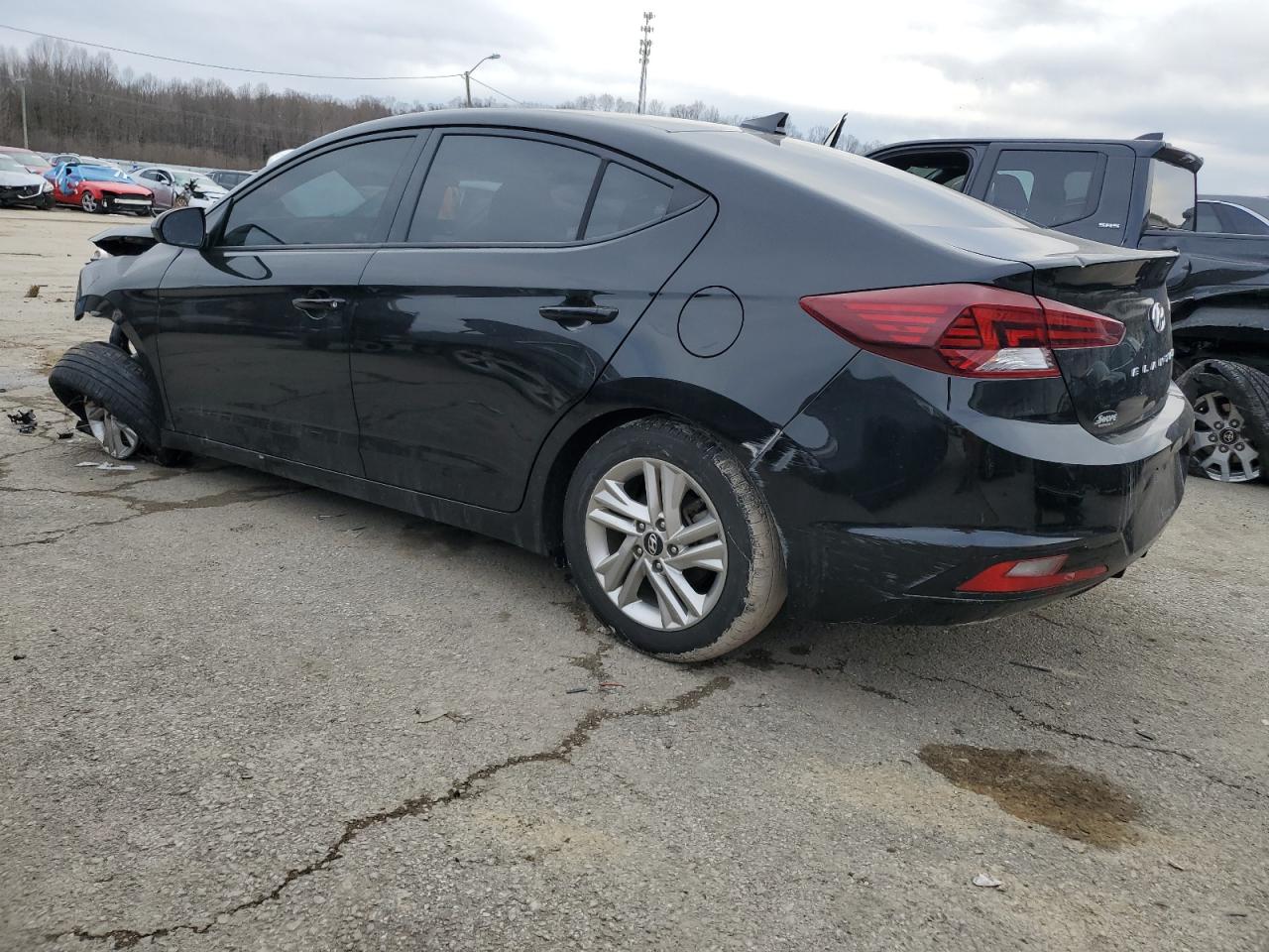 2019 Hyundai Elantra - Image 2