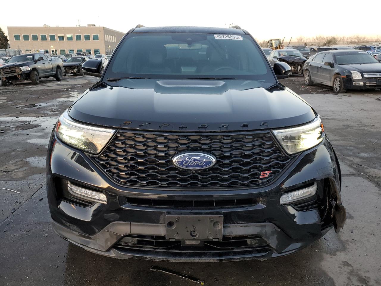 2023 Ford Explorer - Image 5