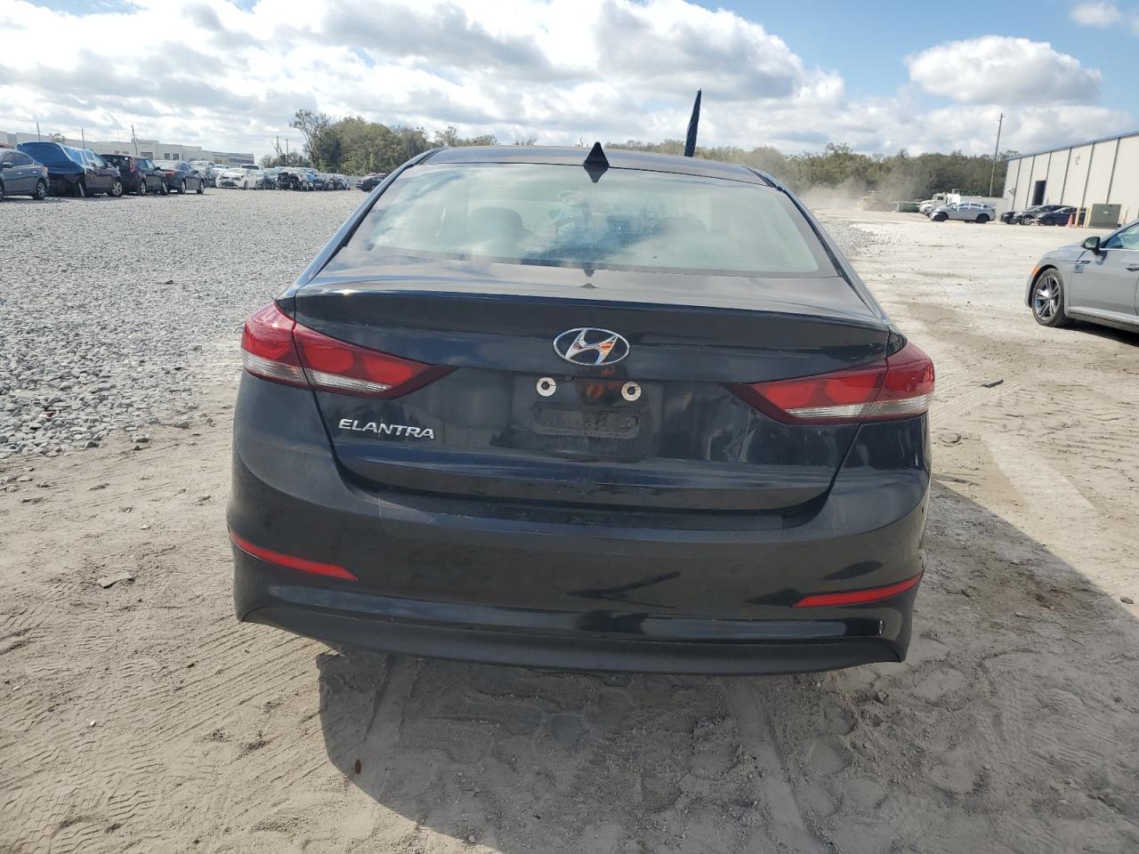 2017 Hyundai Elantra - Image 6
