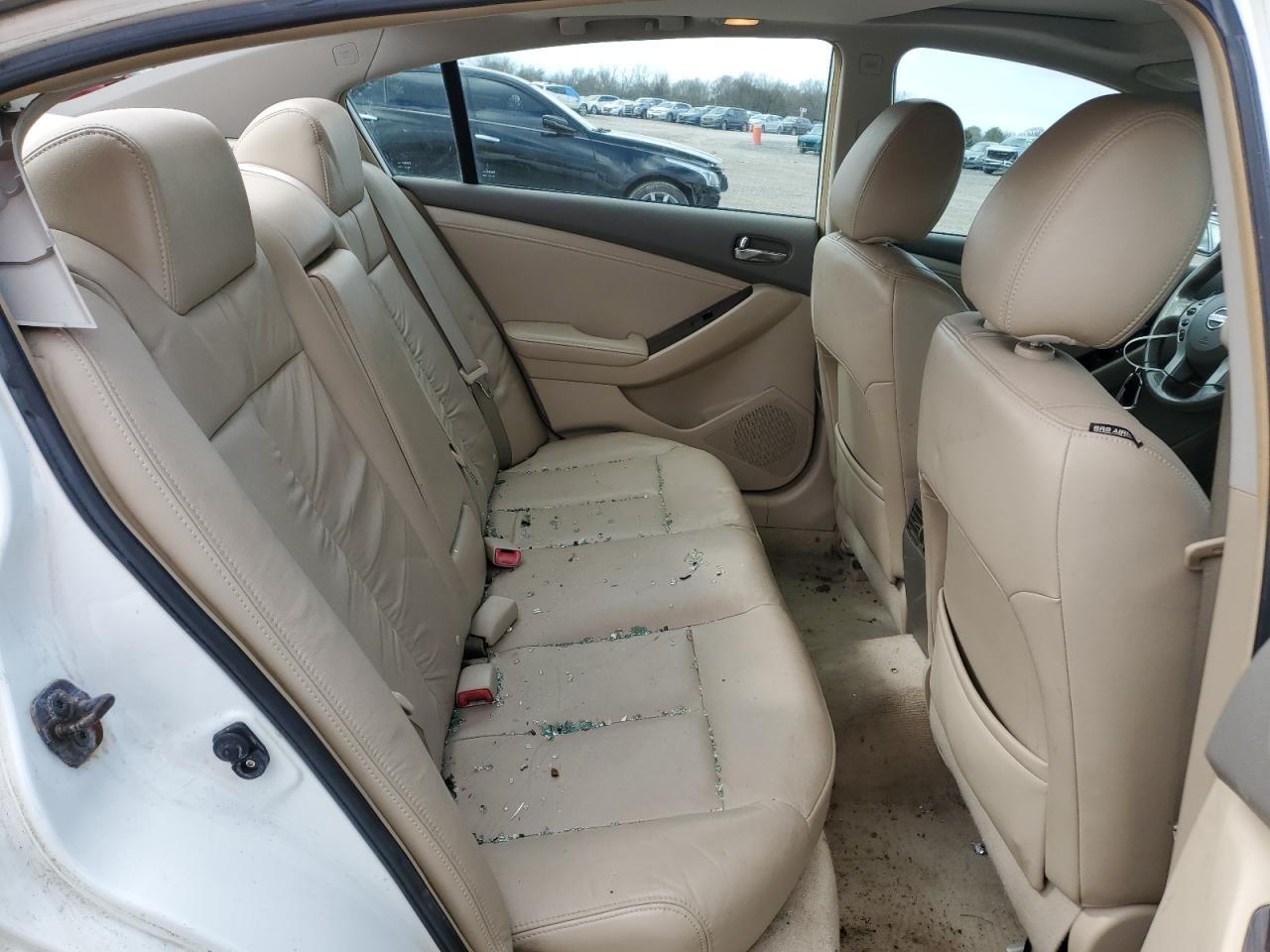 2010 Nissan Altima - Image 10