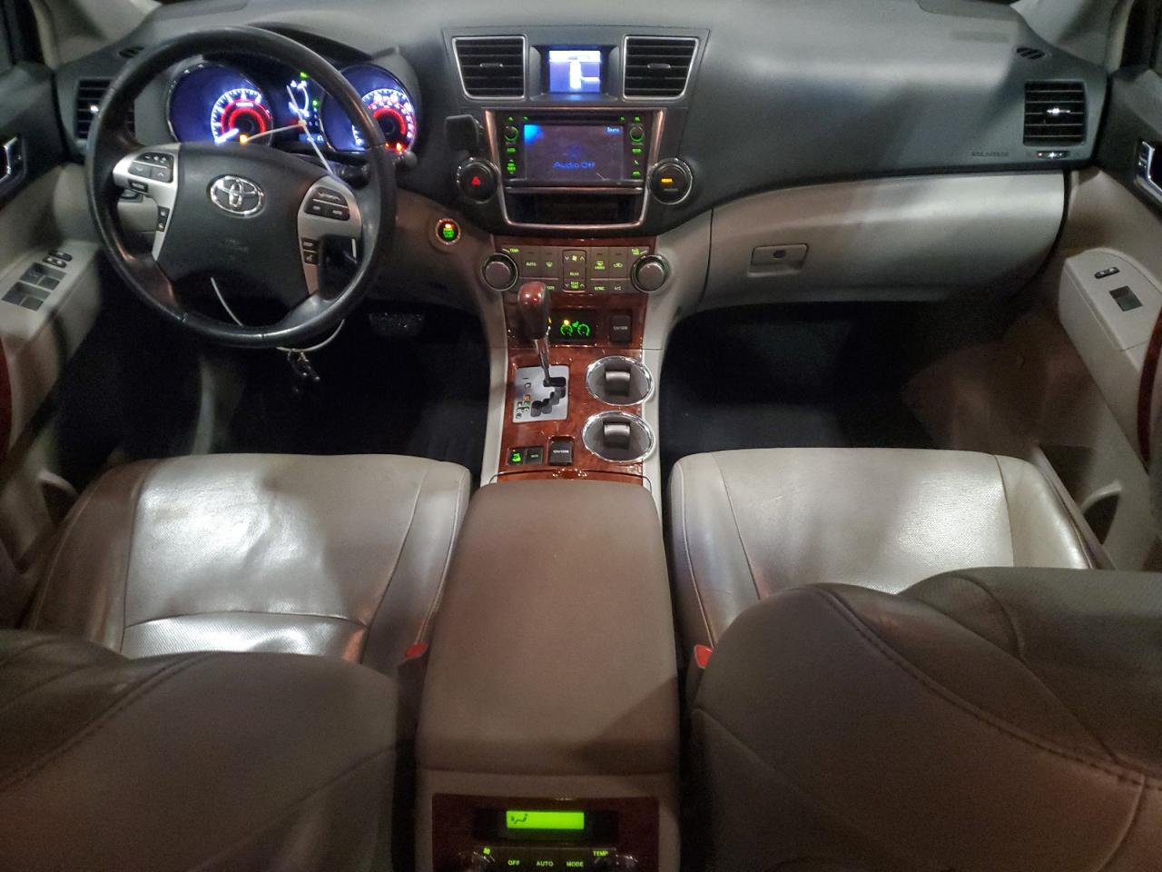 2013 Toyota Highlander - Image 8
