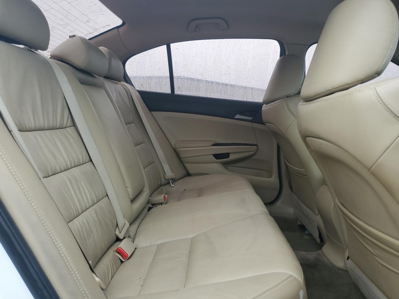 2012 Honda Accord - Image 10