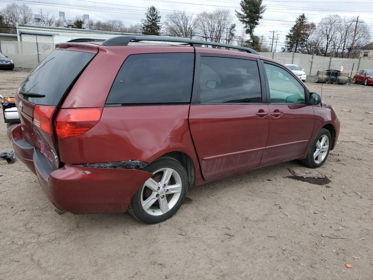 2004 Toyota Sienna - Image 3