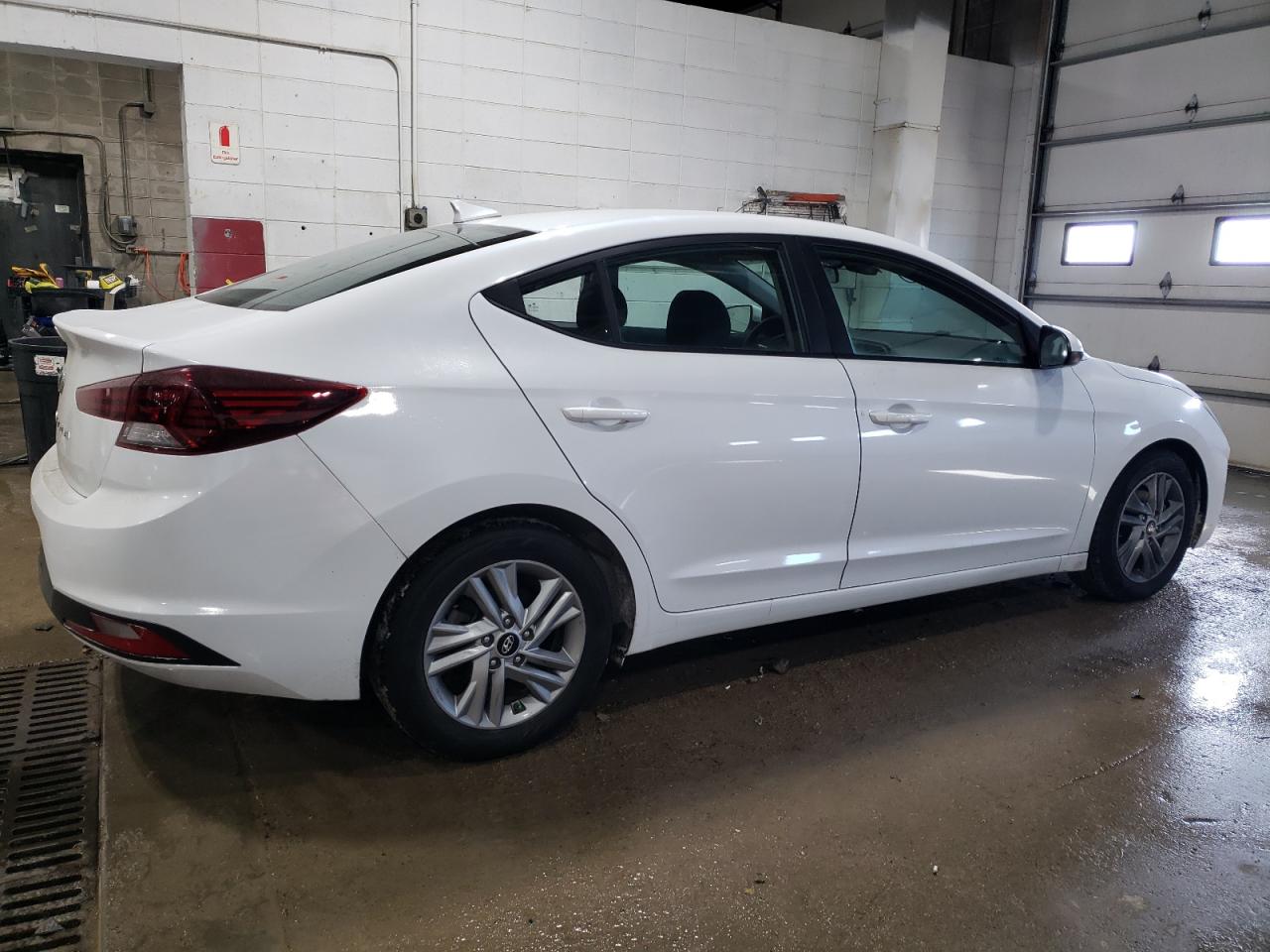 2020 Hyundai Elantra - Image 3