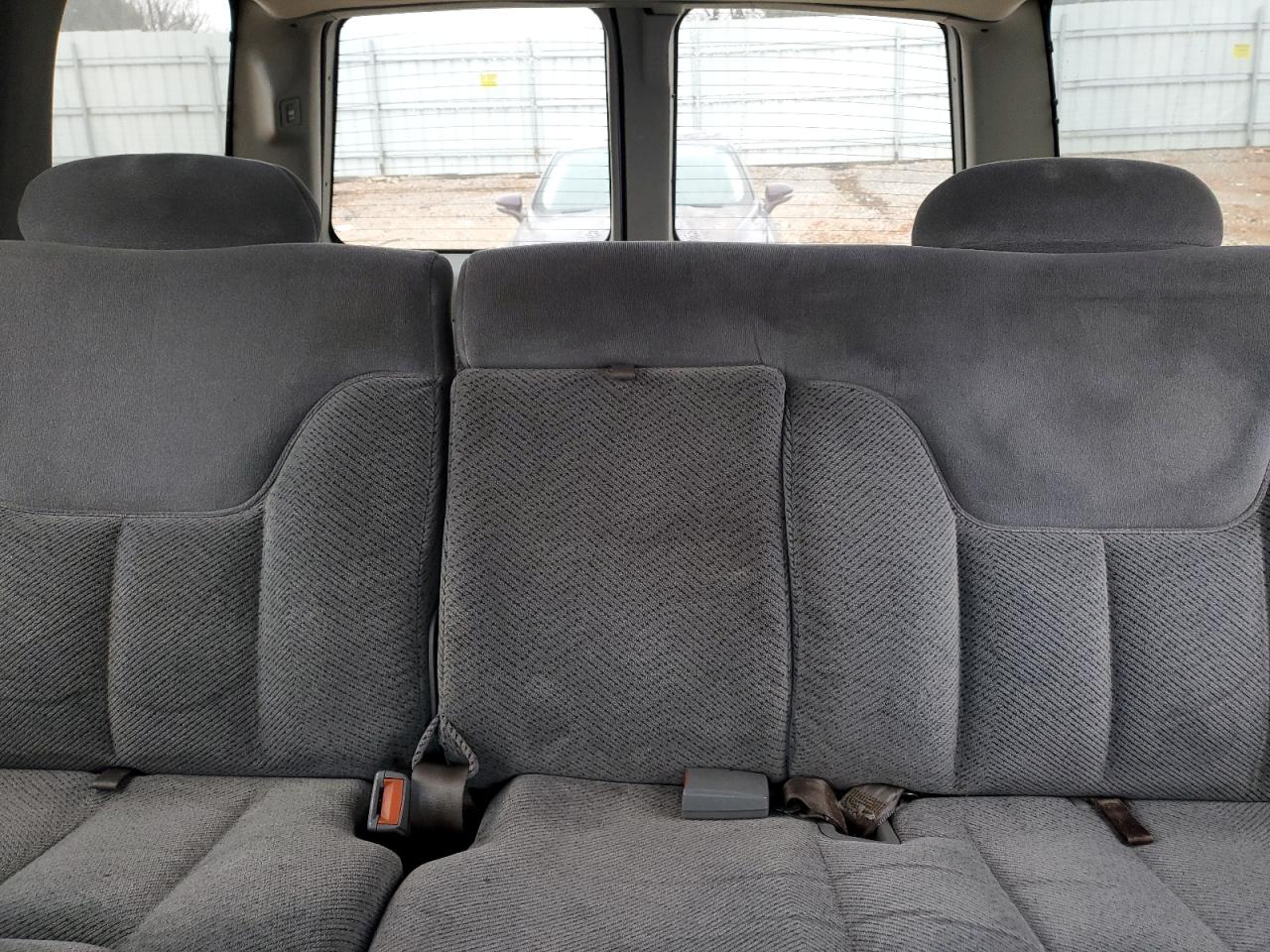 1999 GMC Yukon - Image 10