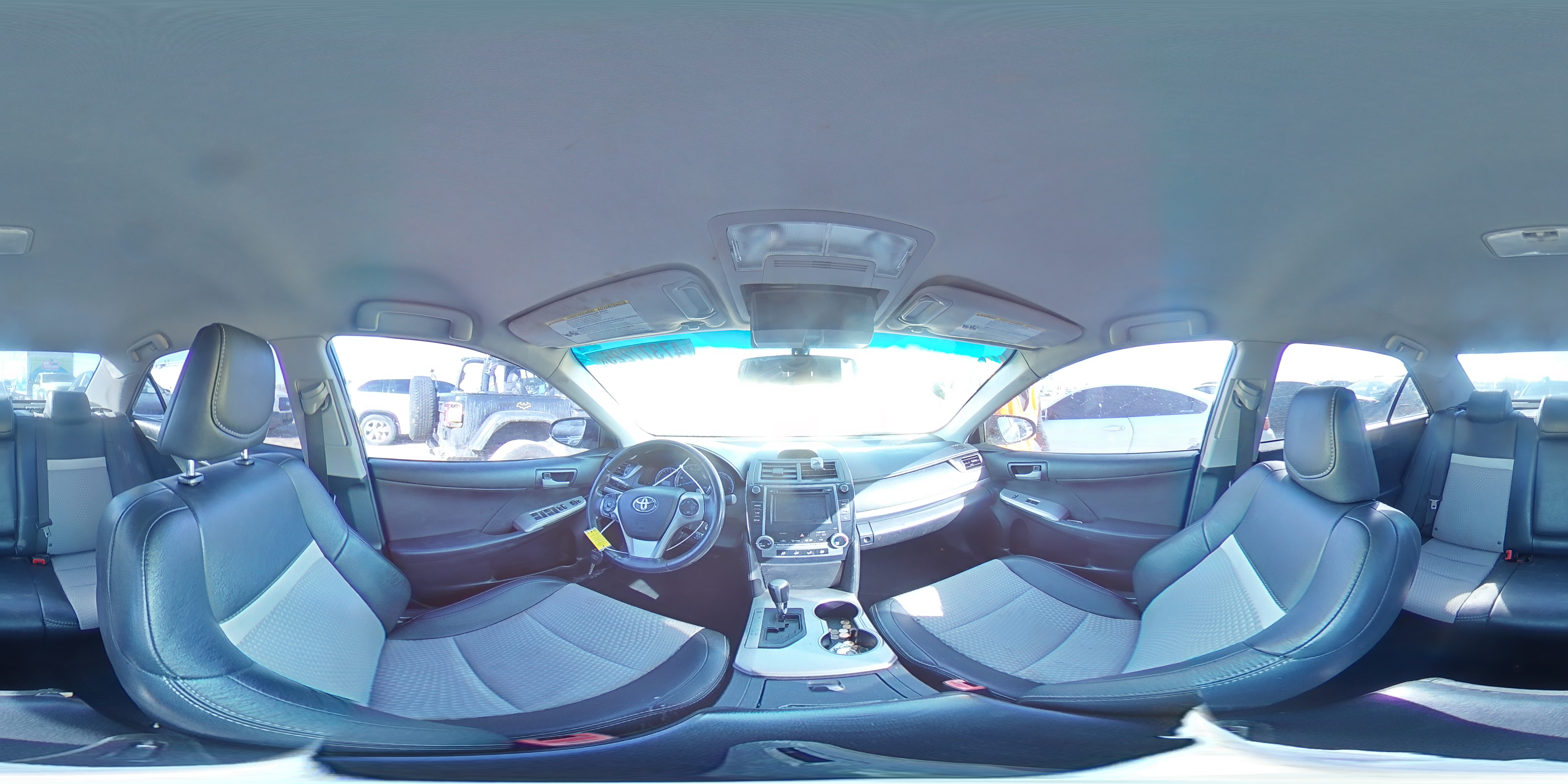 2014 Toyota Camry - Image 13