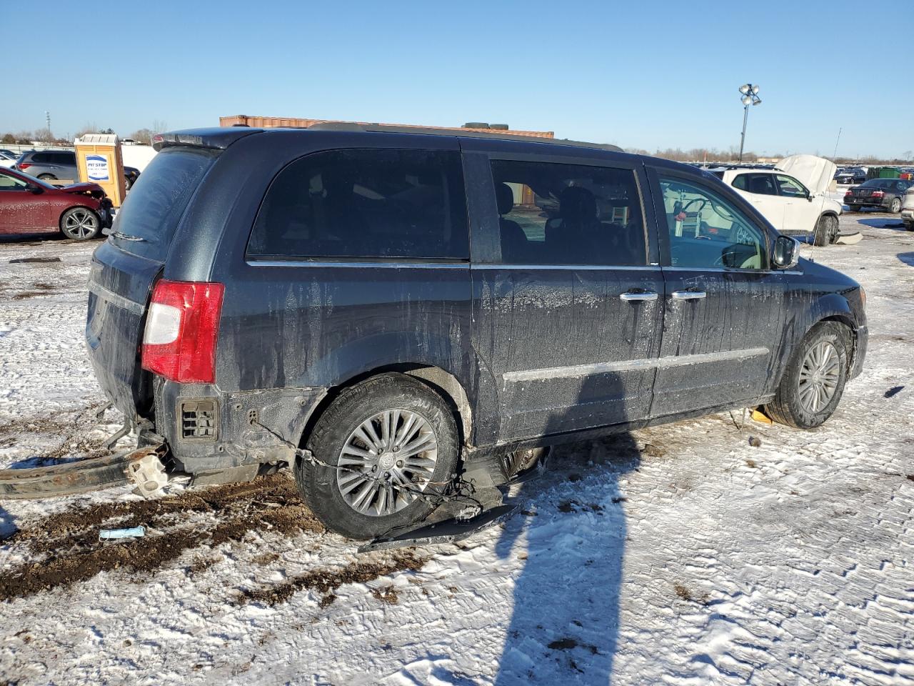2014 Chrysler Town & Country - Image 3