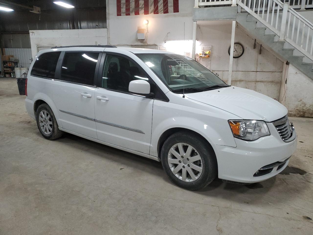 2014 Chrysler Town & Country - Image 4