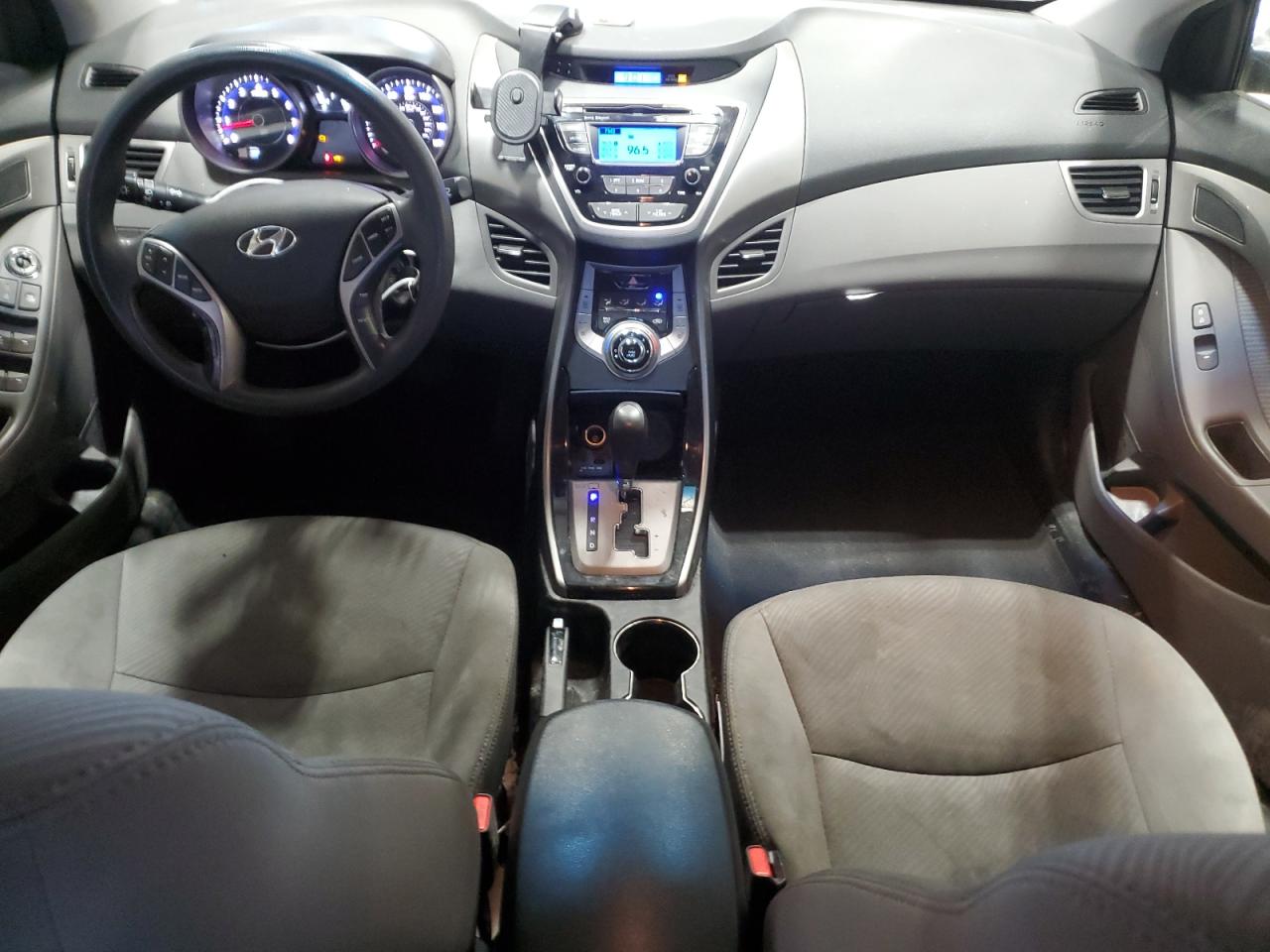 2013 Hyundai Elantra - Image 8