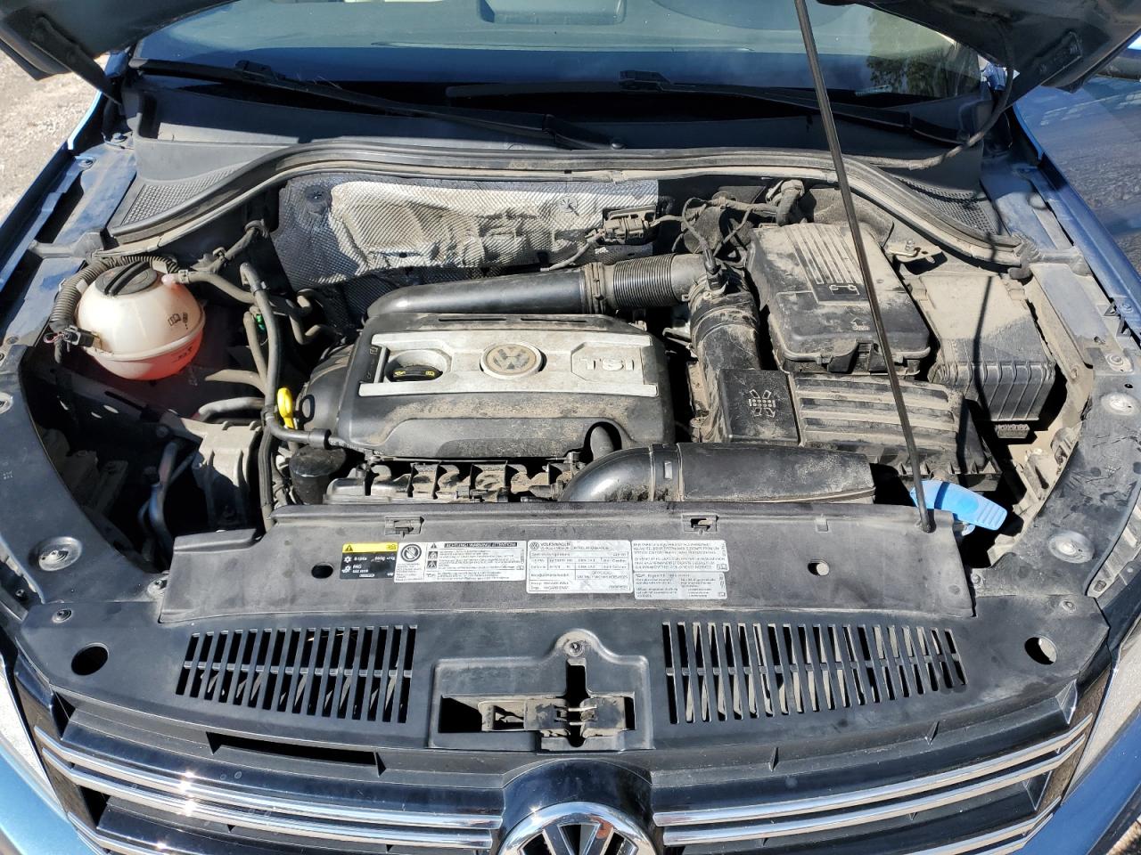 2017 Volkswagen Tiguan - Image 12