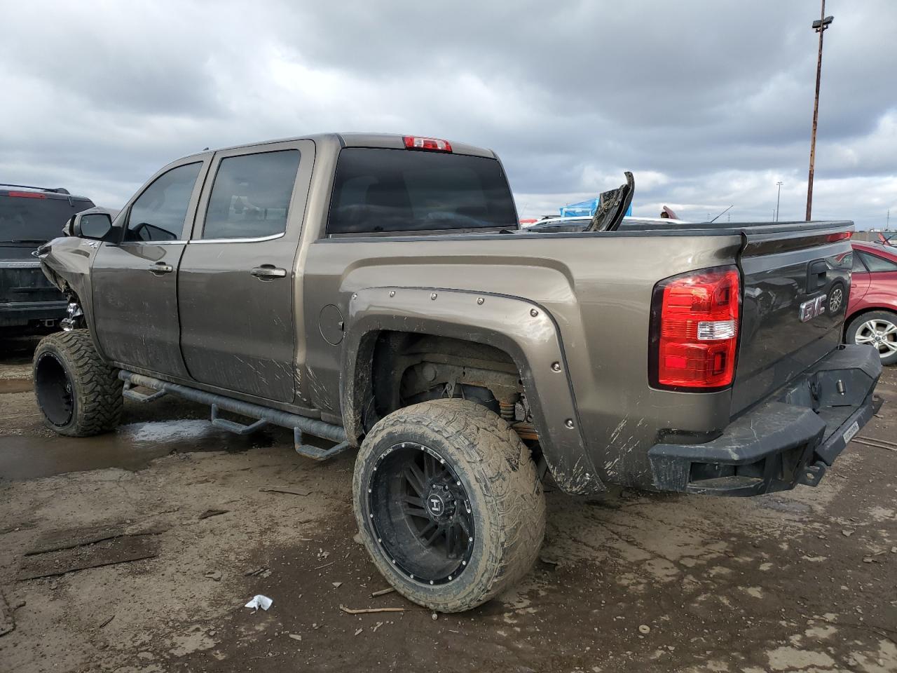 2015 GMC Sierra - Image 2
