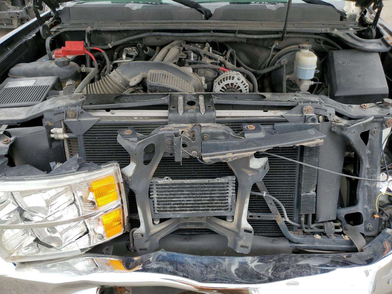 2010 Chevrolet Silverado - Image 11