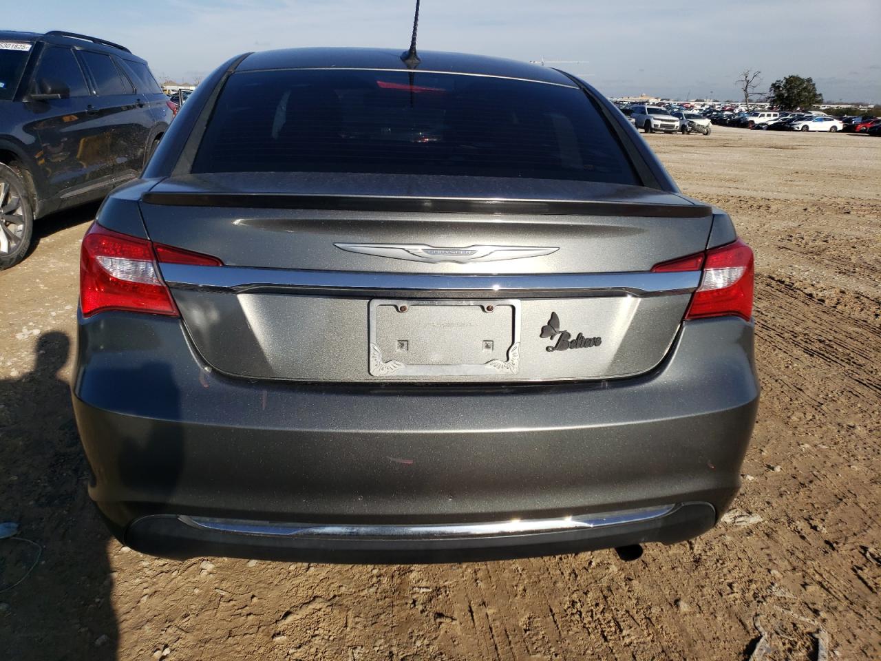 2013 Chrysler 200 - Image 6