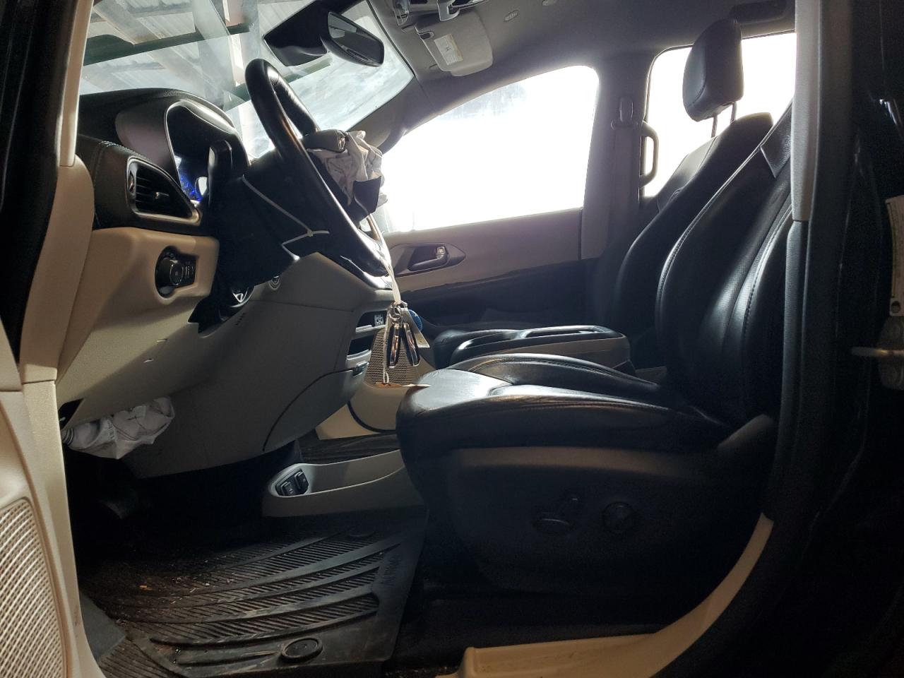 2021 Chrysler Pacifica - Image 7