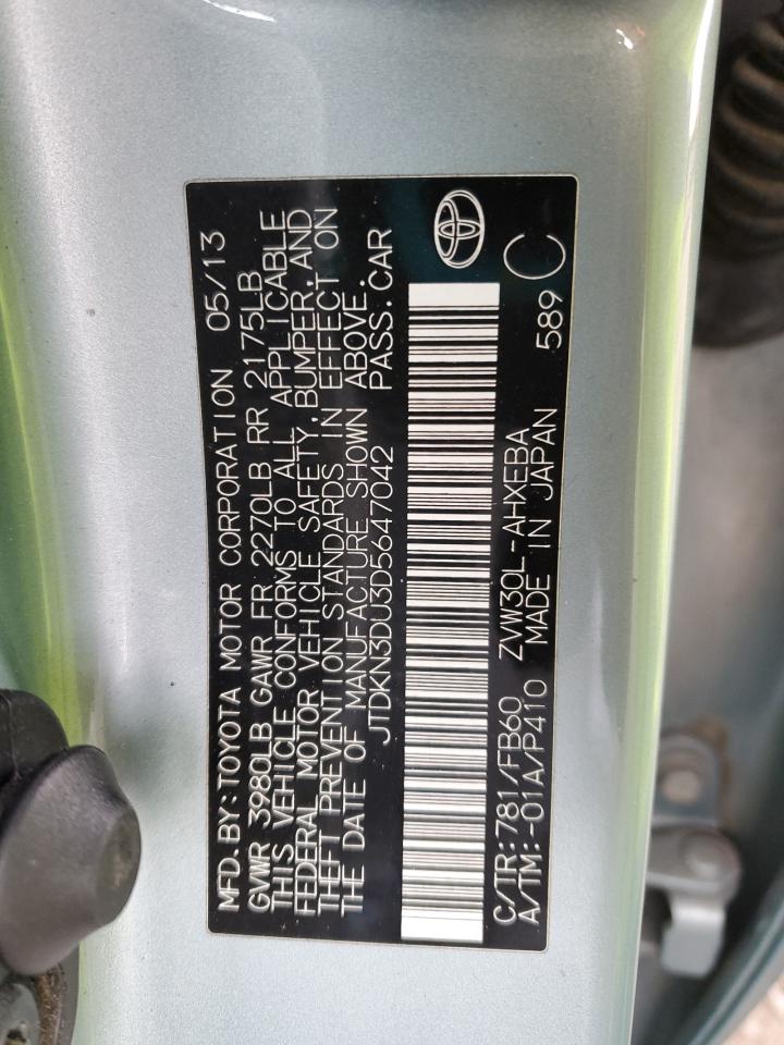 2013 Toyota Prius - Image 16