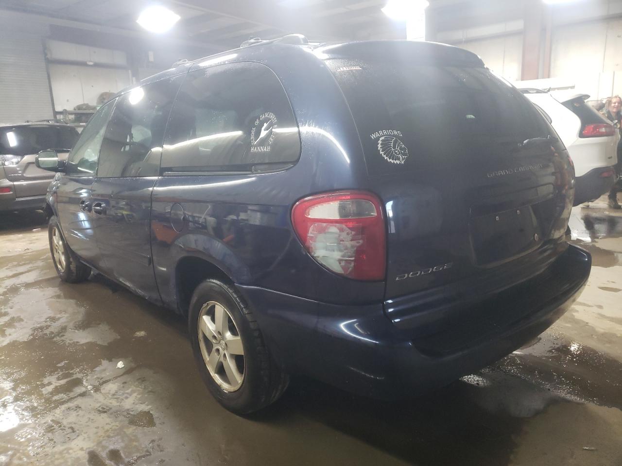 2005 Dodge Caravan - Image 2