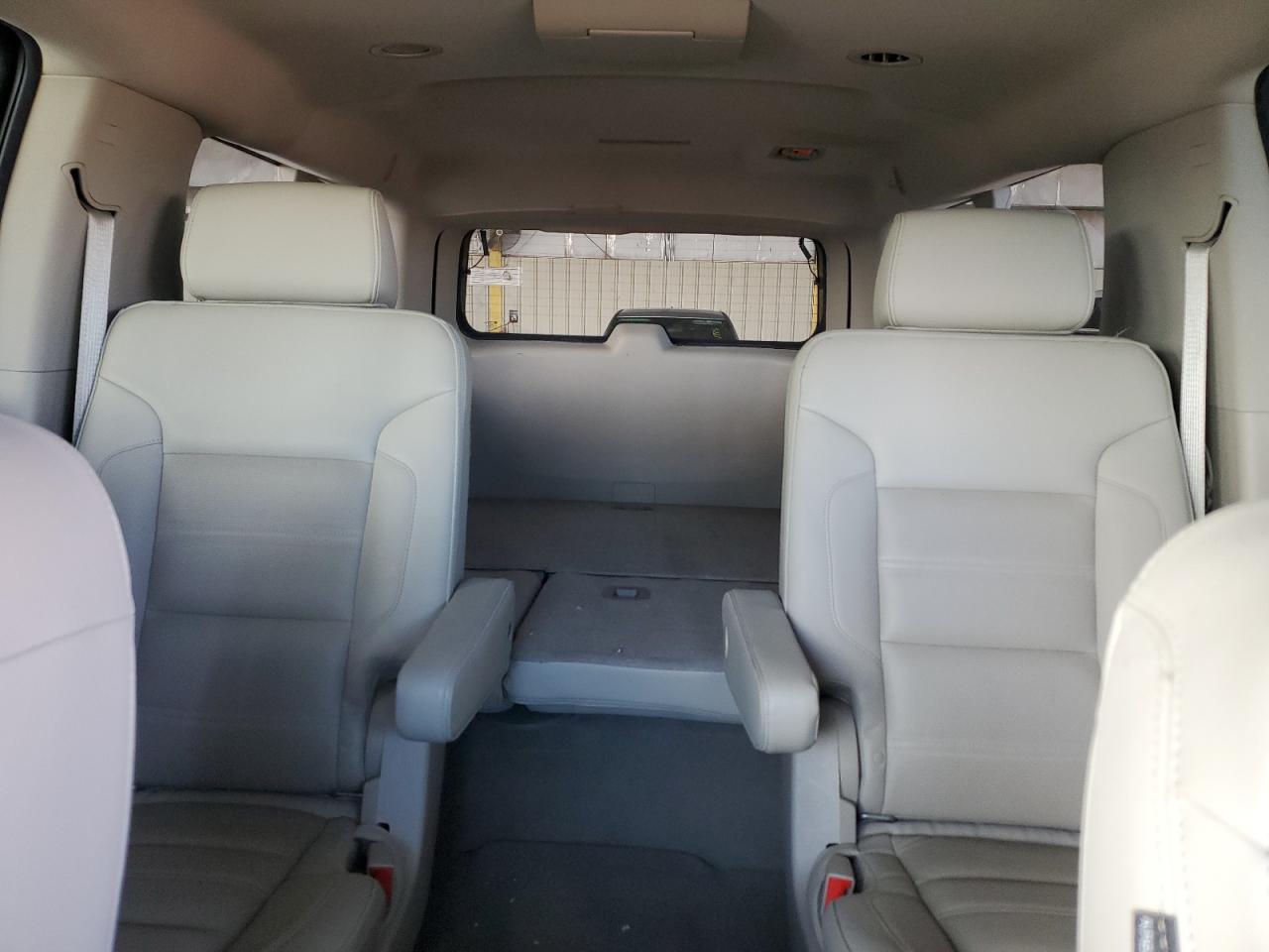 2020 GMC Yukon - Image 10