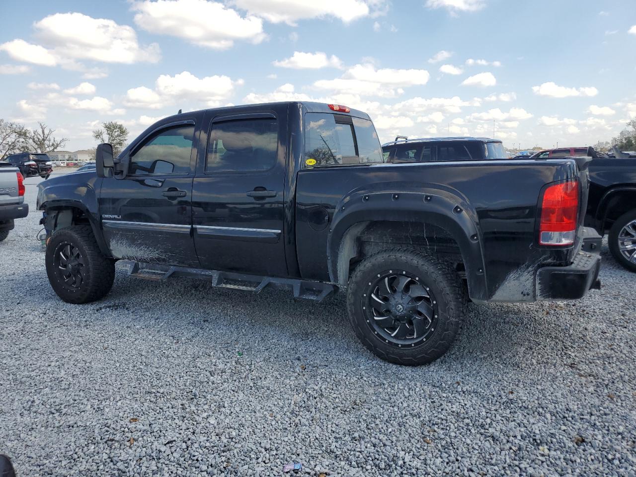 2012 GMC Sierra - Image 2