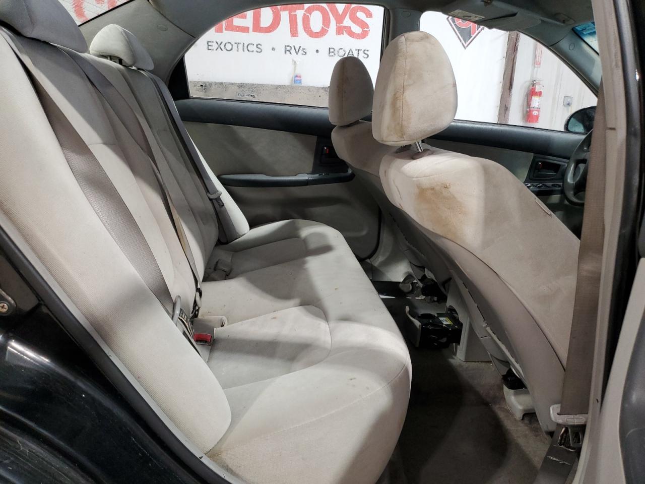 2004 Kia Spectra - Image 10
