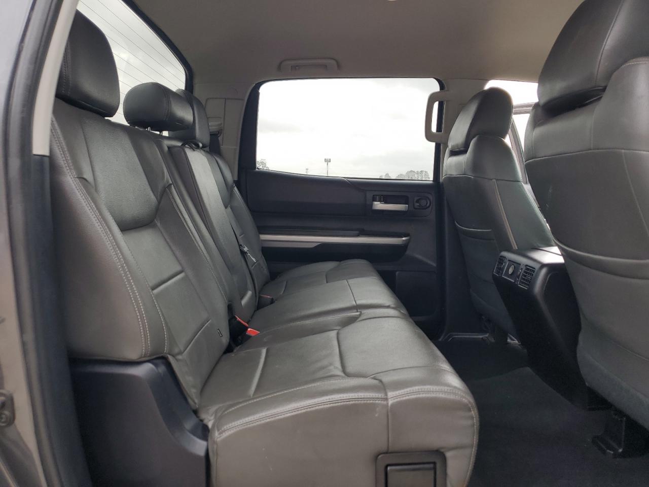 2015 Toyota Tundra - Image 10