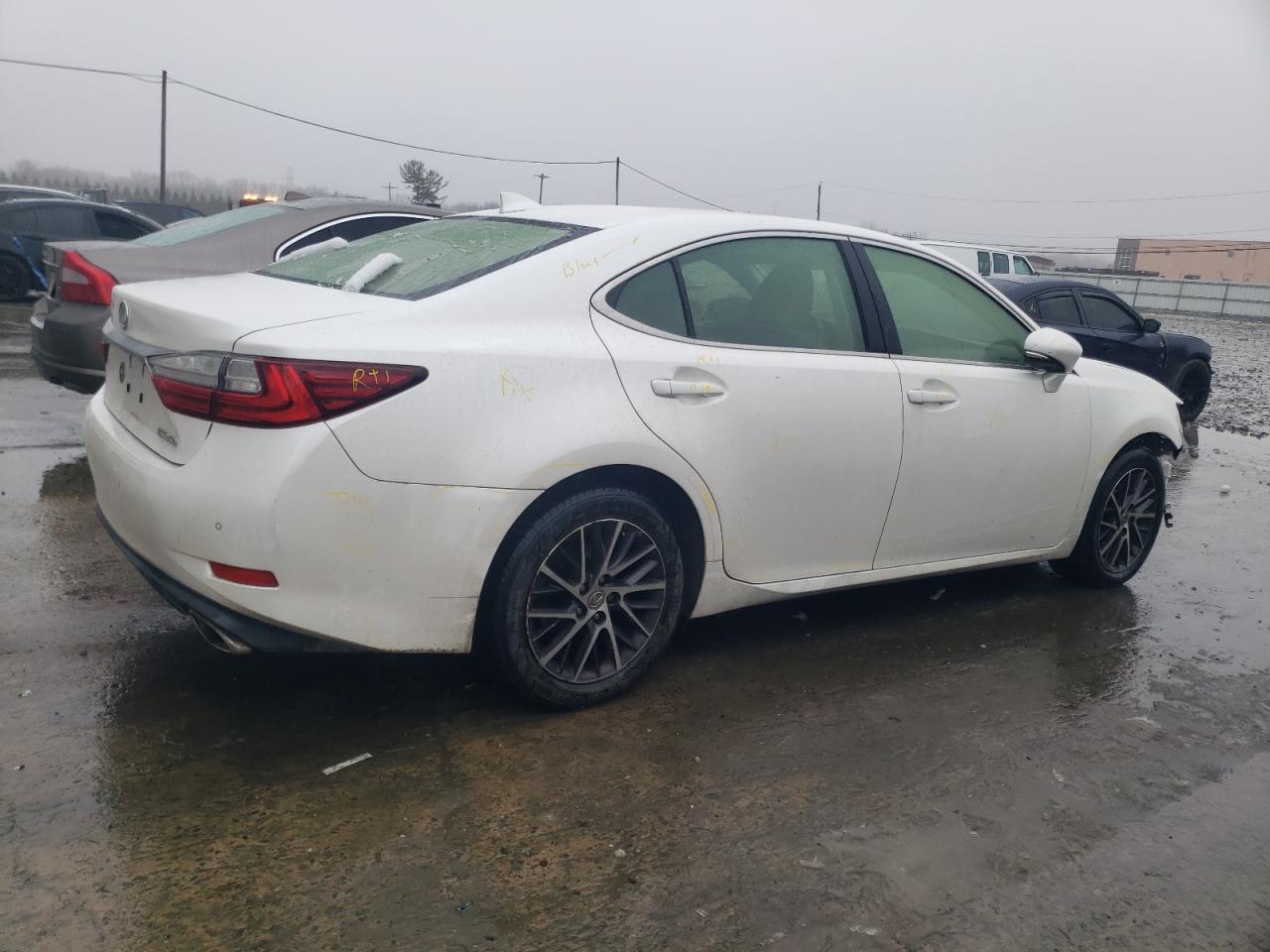 2016 Lexus ES - Image 3
