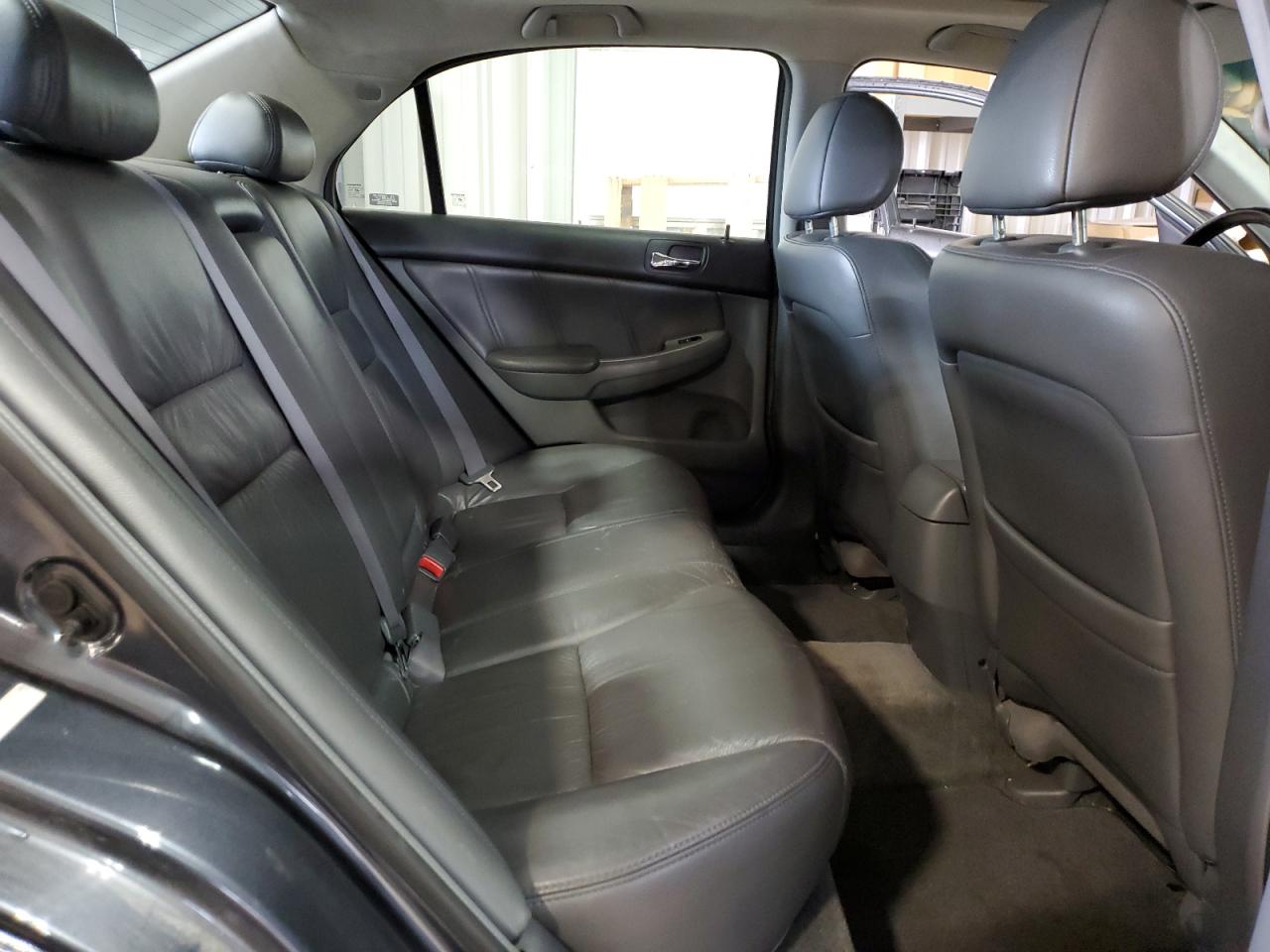 2005 Honda Accord - Image 10