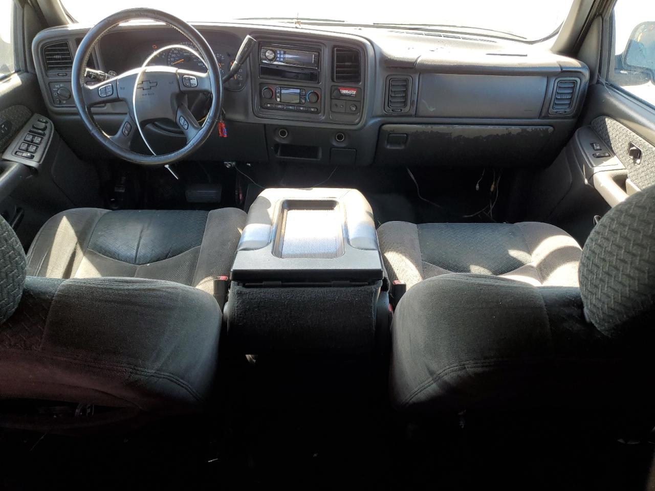 2004 Chevrolet Avalanche - Image 8