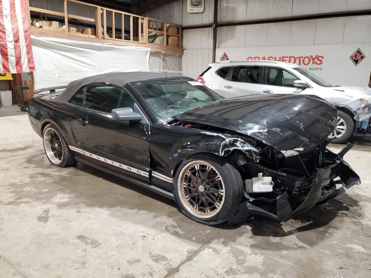 2005 Ford Mustang - Image 4