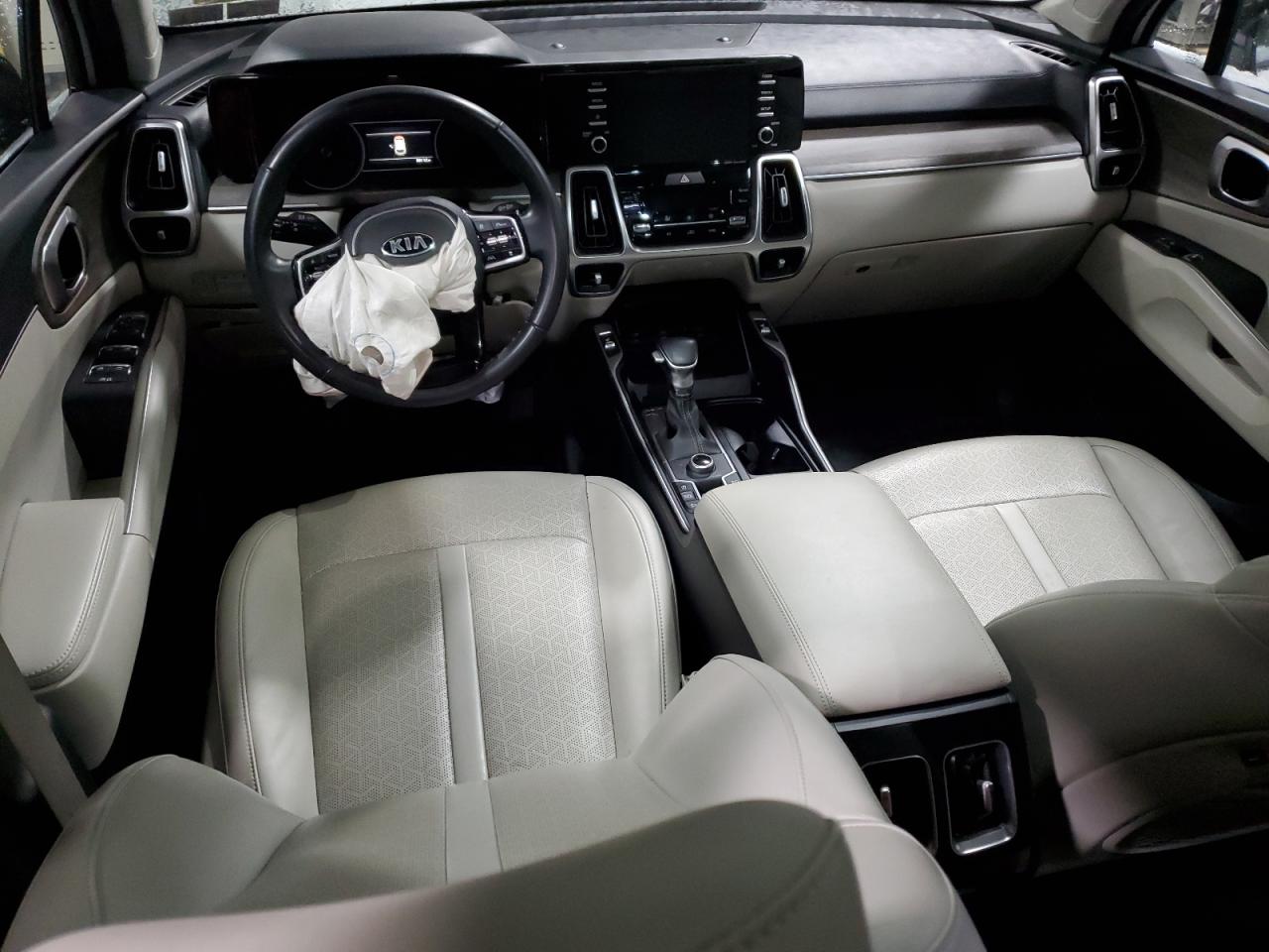 2021 Kia Sorento - Image 8