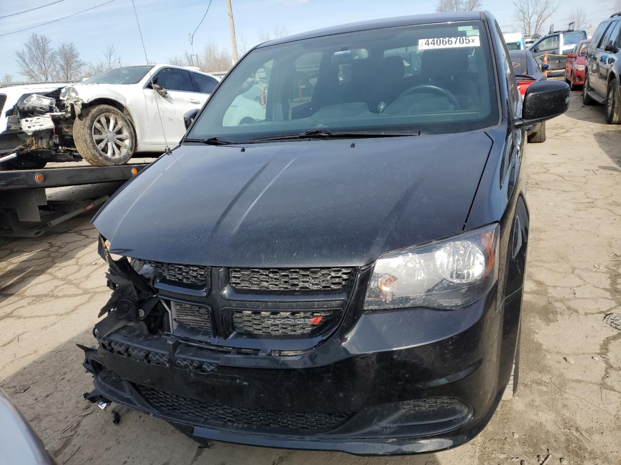 2017 Dodge Caravan - Image 5