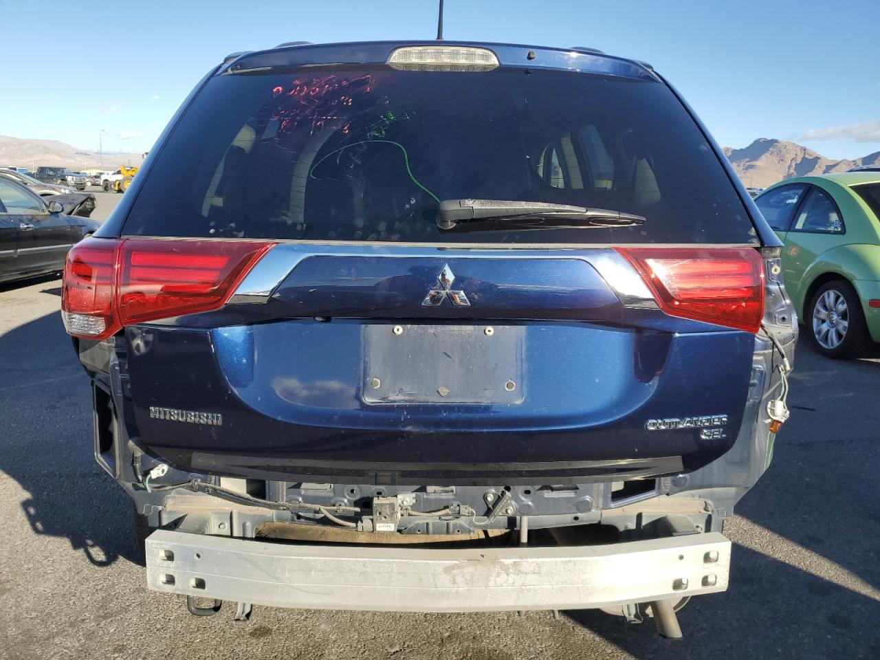 2016 Mitsubishi Outlander - Image 6