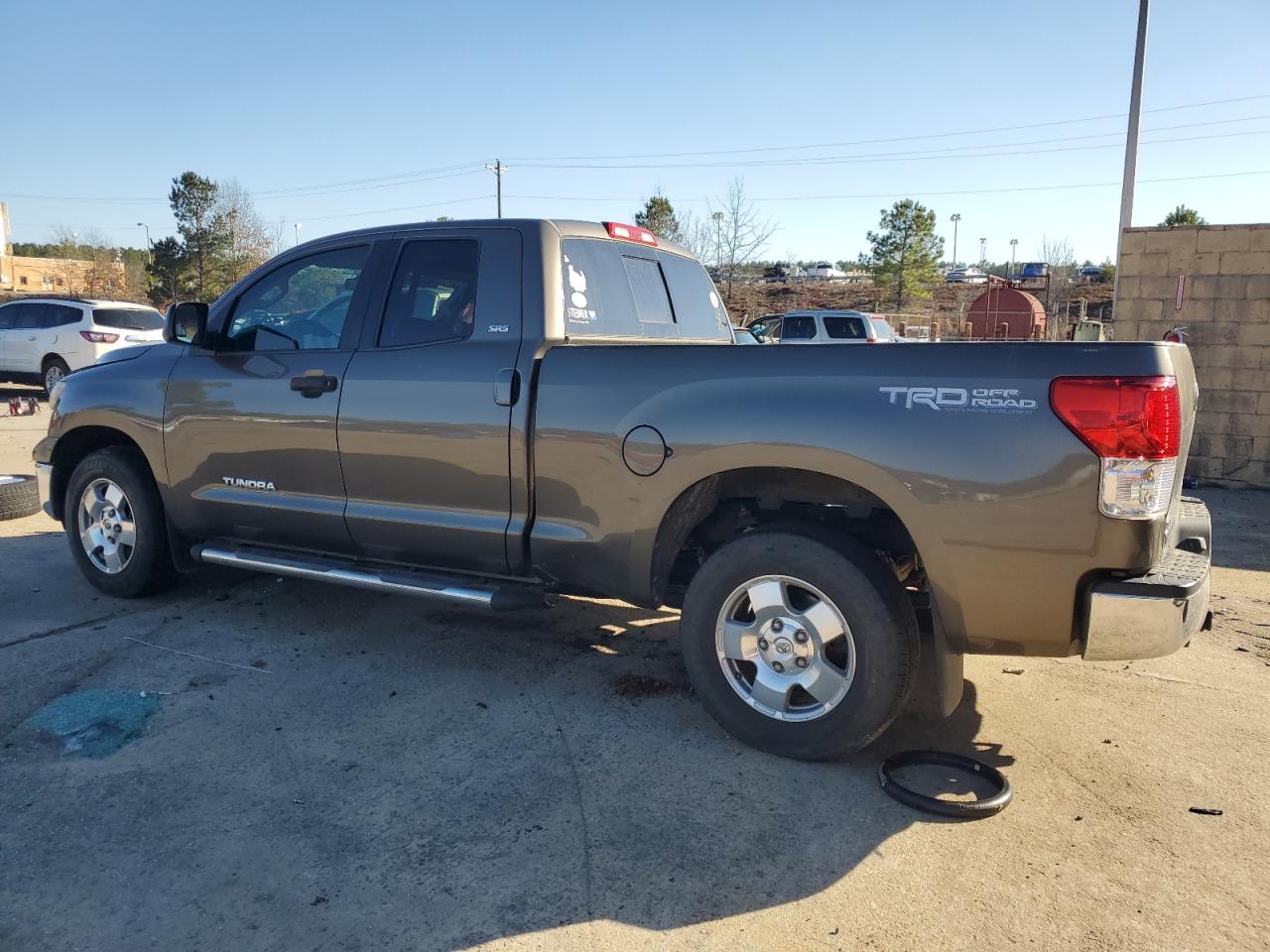 2011 Toyota Tundra - Image 2