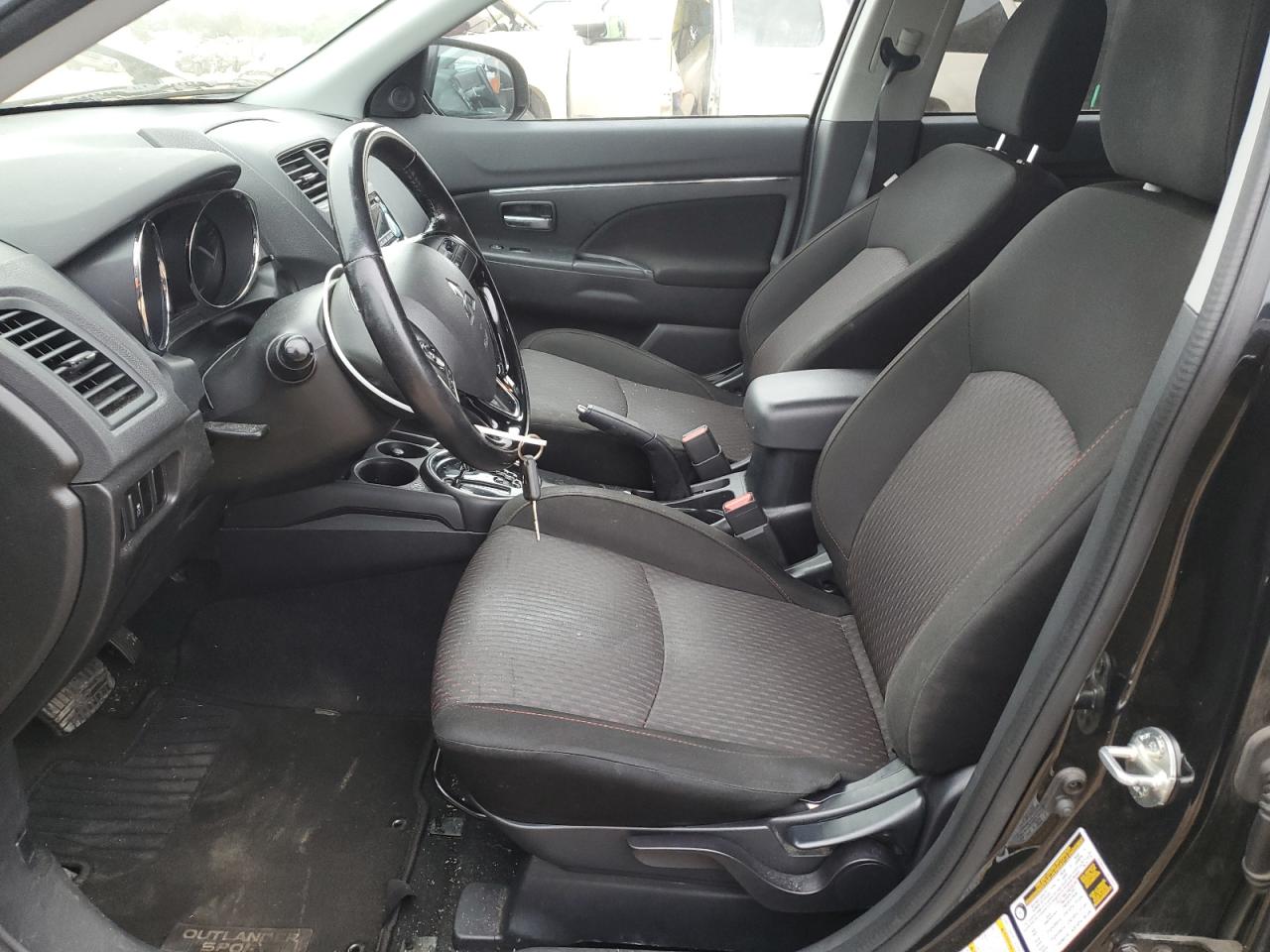 2017 Mitsubishi Outlander - Image 7