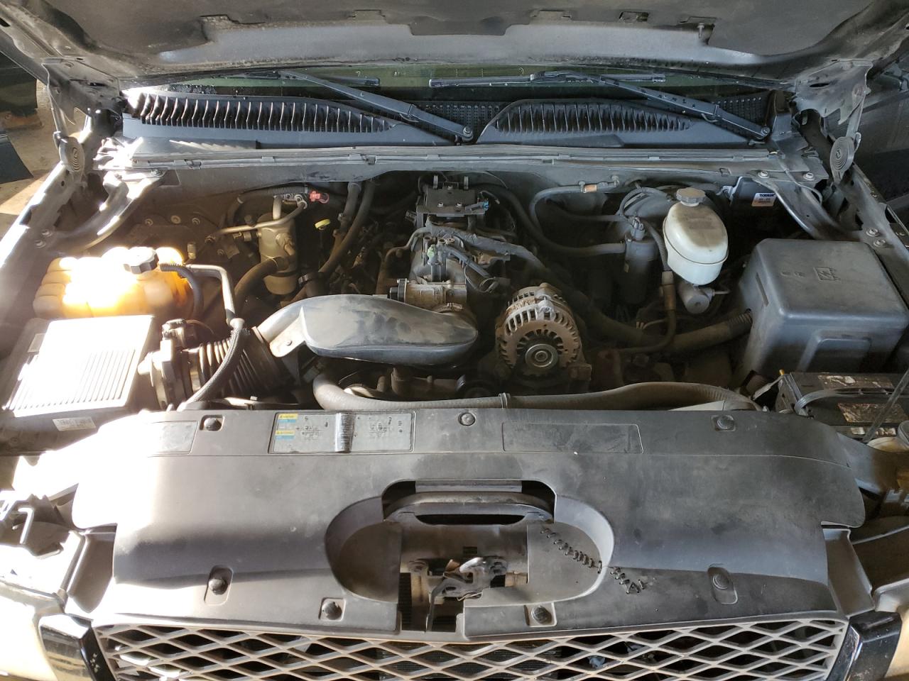 2005 Chevrolet Silverado - Image 11