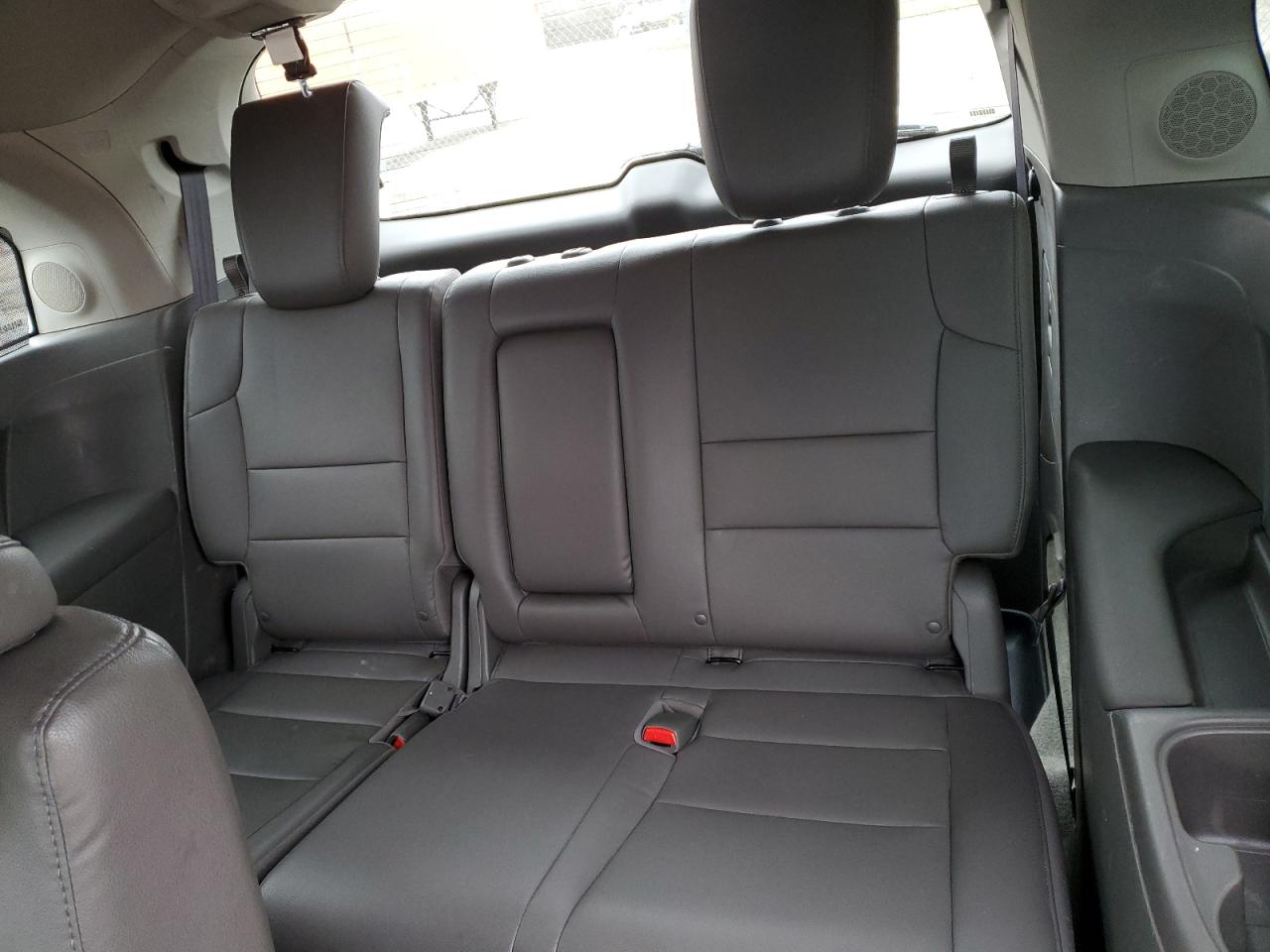 2015 Honda Odyssey - Image 10