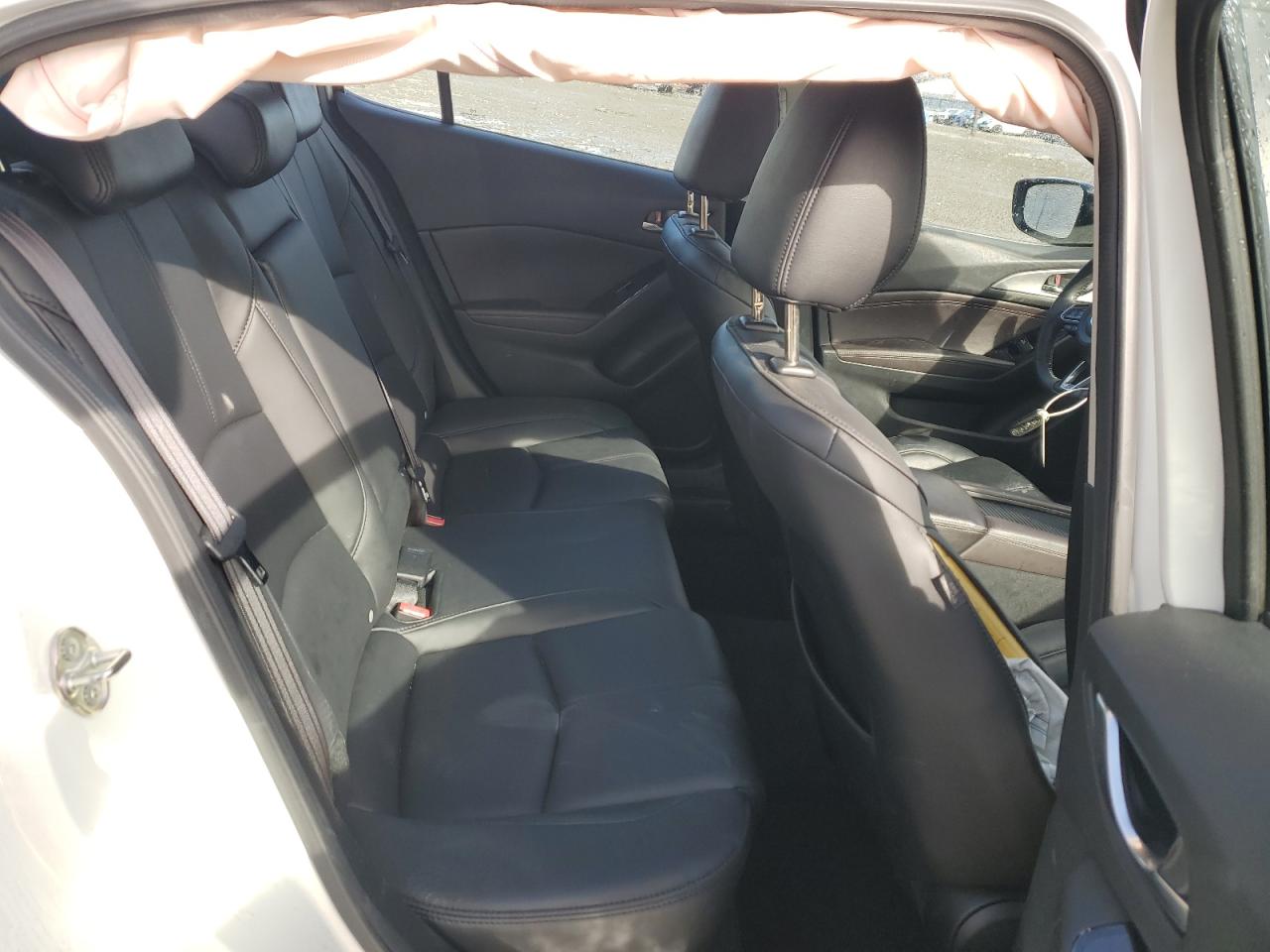 2017 Mazda 3 - Image 10